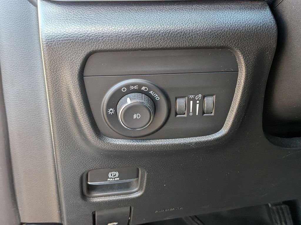 Used 2023 White Jeep Overland image 19