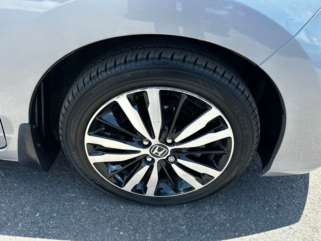 Used 2018 Silver Honda EX image 13