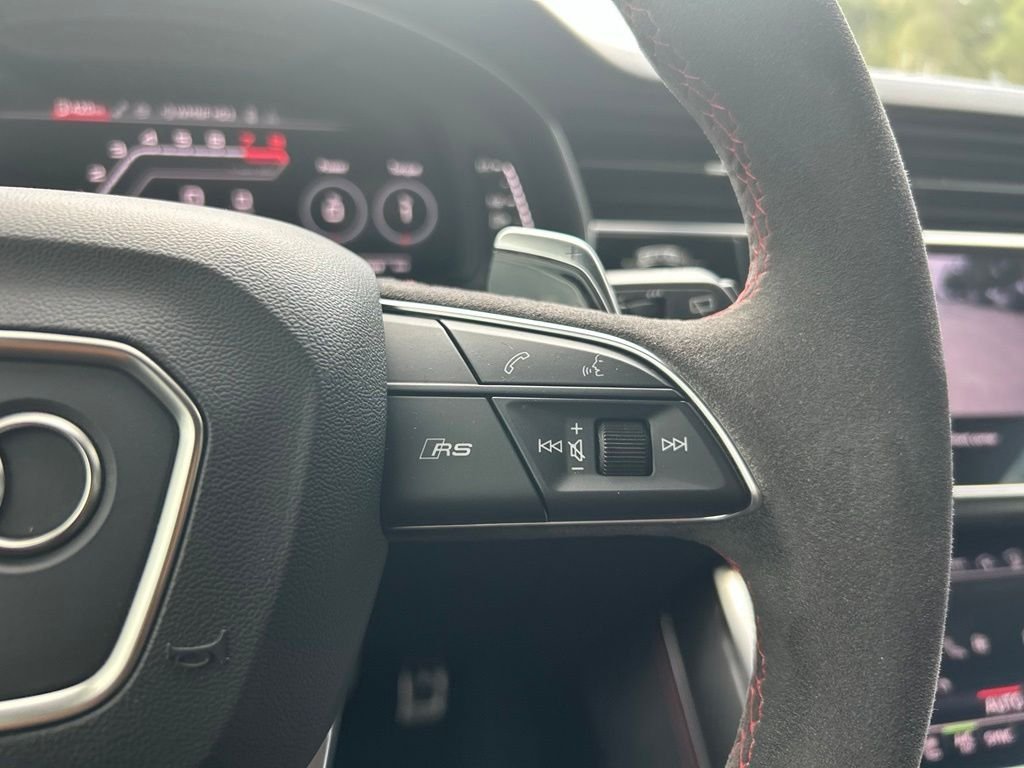 Used 2024  Audi 4.0T image 21