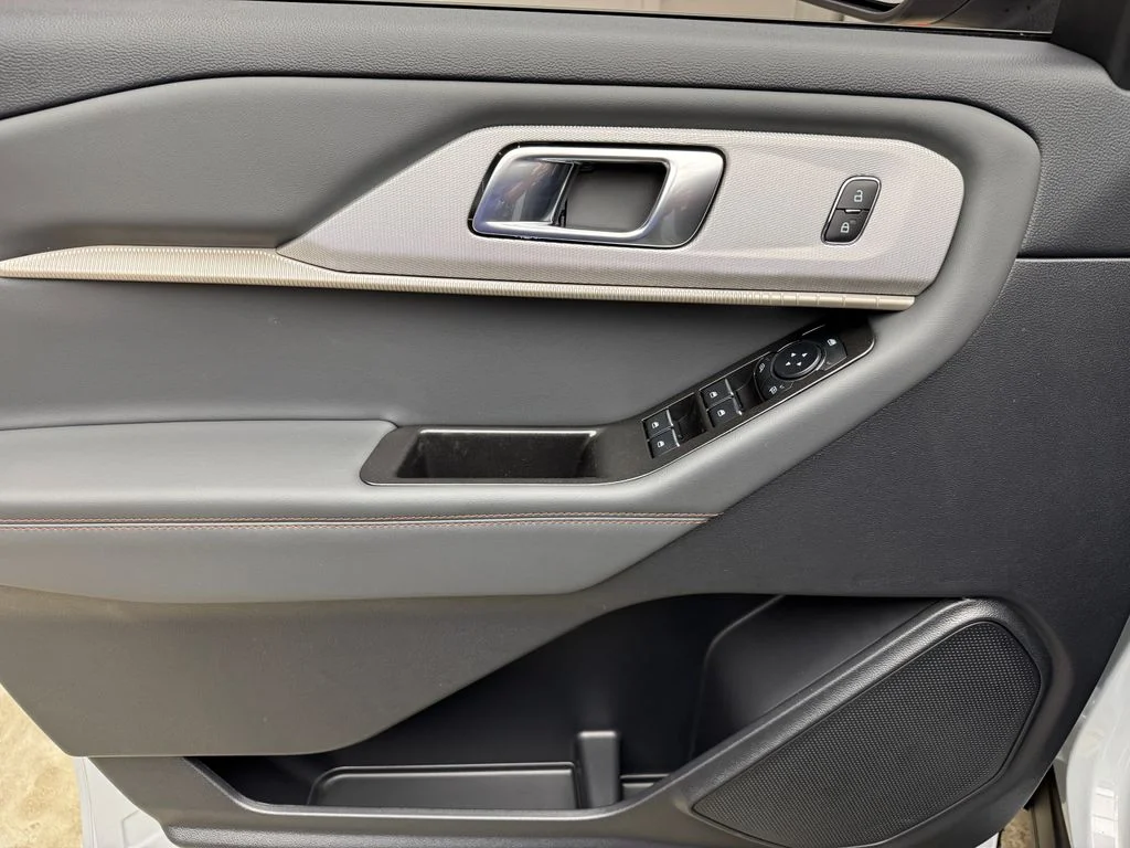 New 2026 Space White Metallic Ford Active image 10