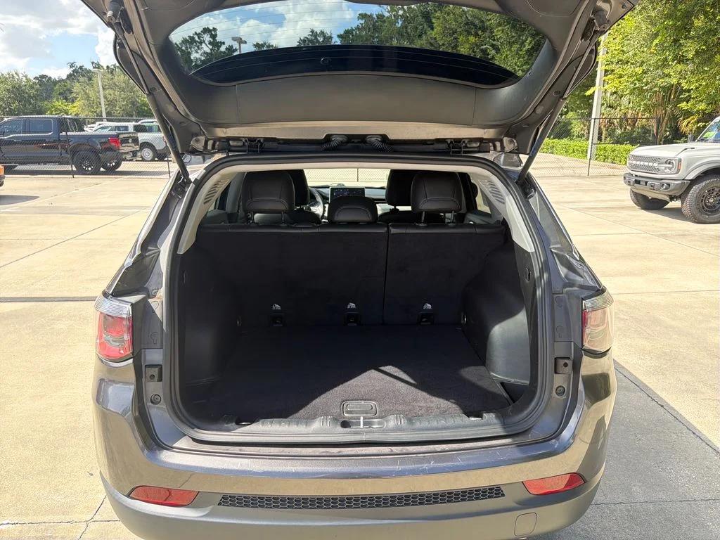 Certified Used 2022 Gray Jeep Limited image 29