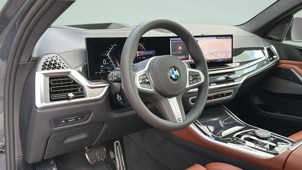 New 2026 Dravit Grey Metallic BMW xDrive40i image 4