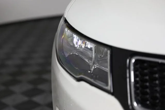 Used 2019 White Jeep Limited image 30