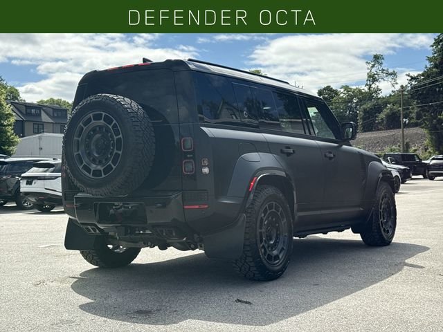 New 2026 Narvik Black Land Rover OCTA image 5
