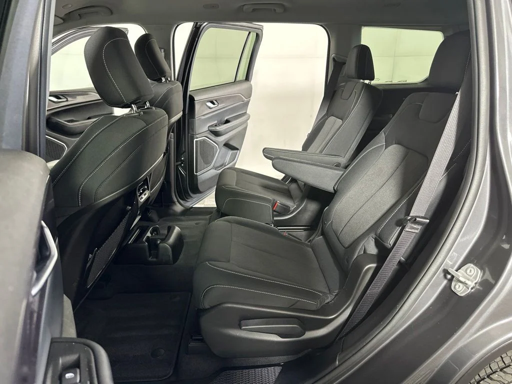 Used 2021 Gray Jeep Laredo image 19