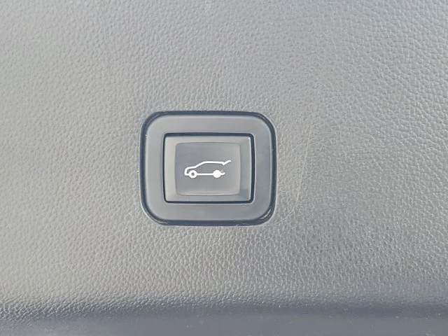 Used 2018 CAJUN RED TINTCOAT Chevrolet LT Cloth image 36