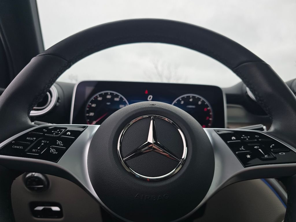 Certified Used 2026 Polar White Mercedes-Benz GLC 300 image 30