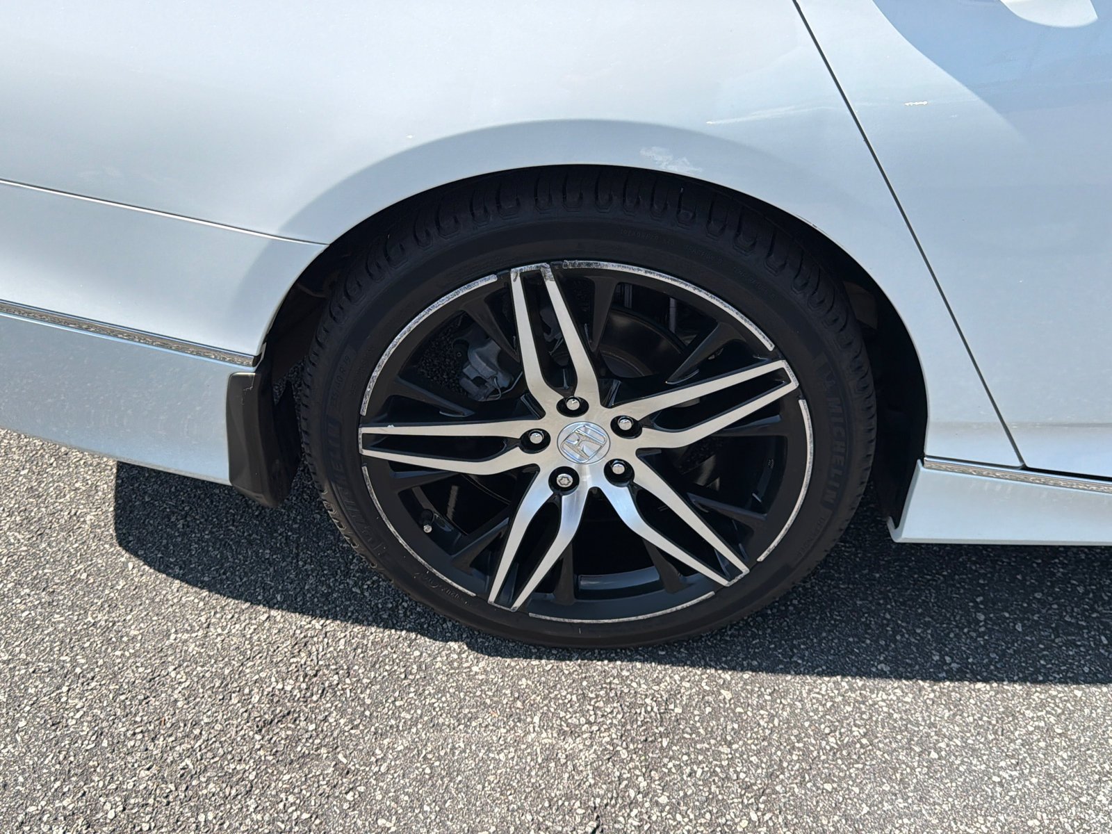 Used 2021 Platinum White Pearl Honda Touring image 17