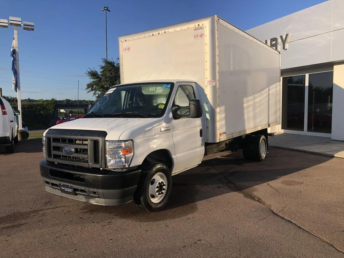 Used 2024 White Ford DRW 158" WB Box Van w/ Ramp image 4