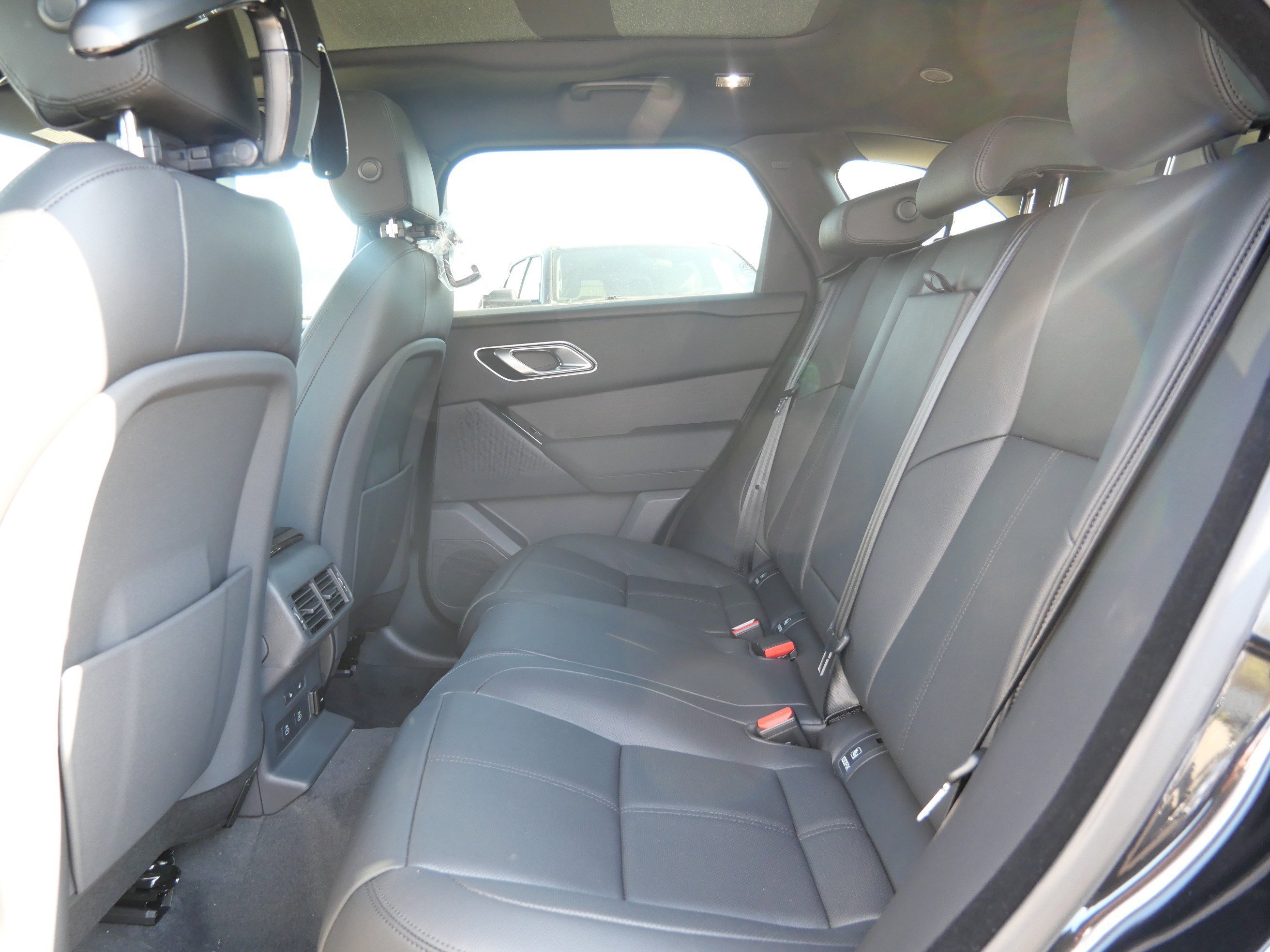 New 2026 Santorini Black LAND ROVER S image 6