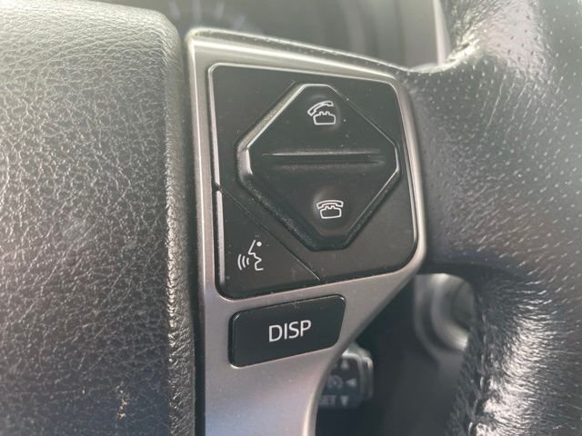 Used 2014 White Toyota SR5 image 21