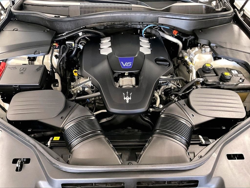 Used 2022 White Maserati Modena image 30