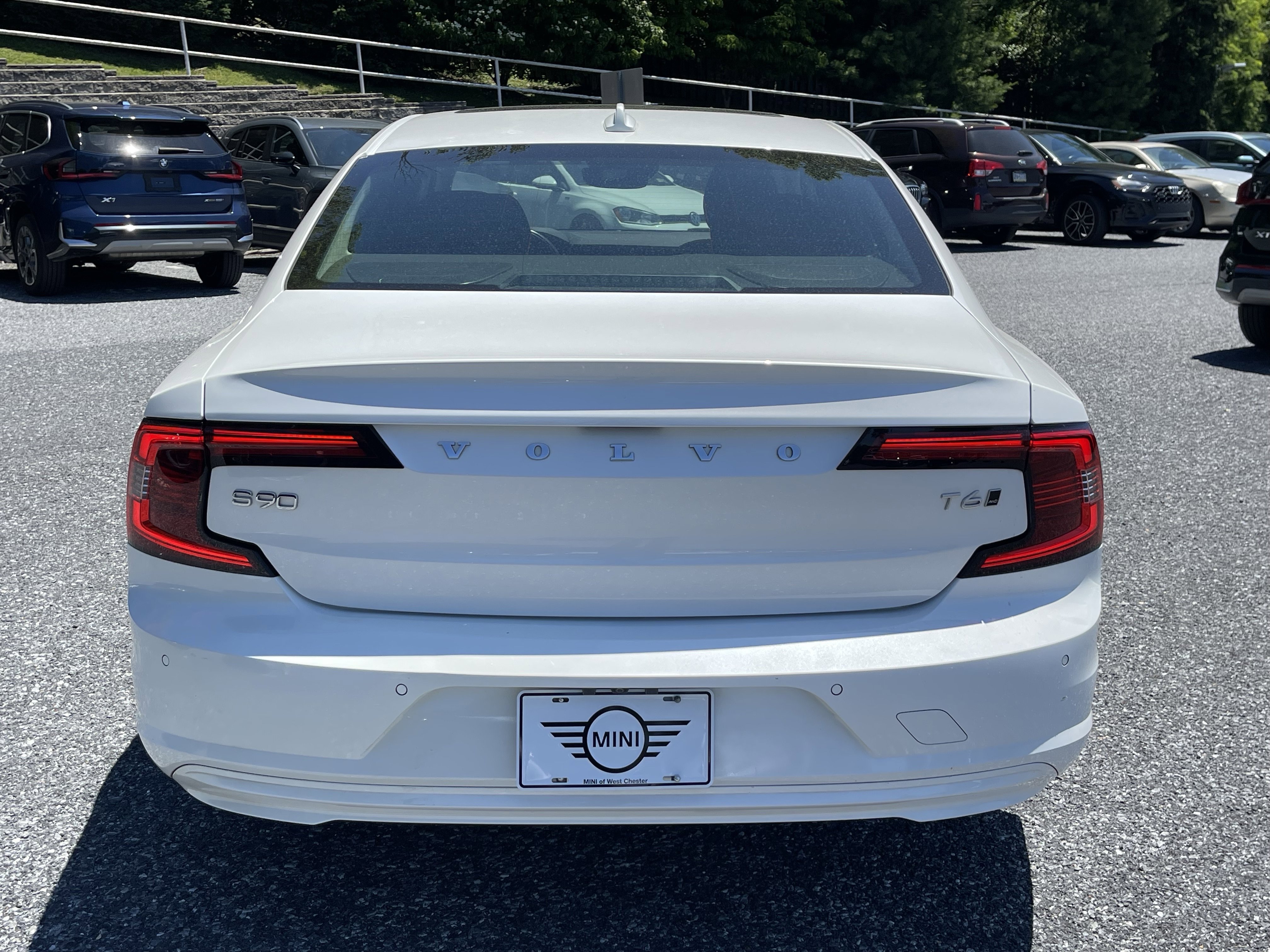 Used 2021 WHITE Volvo T6 Momentum image 6