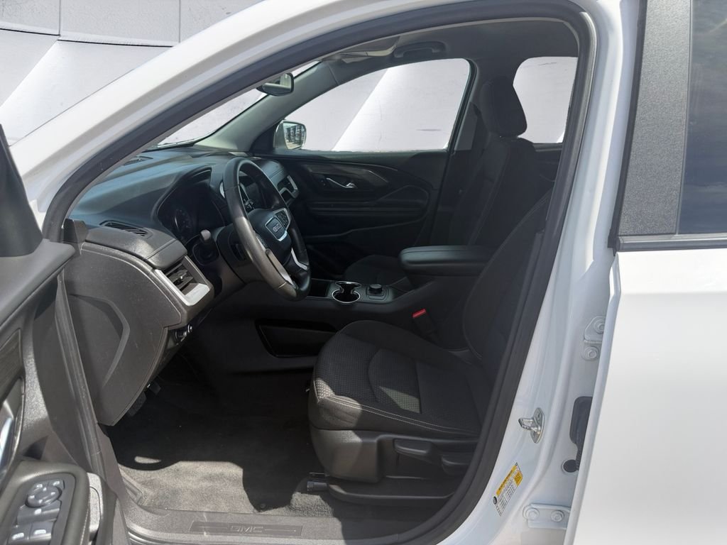 Used 2024 White GMC SLE image 7