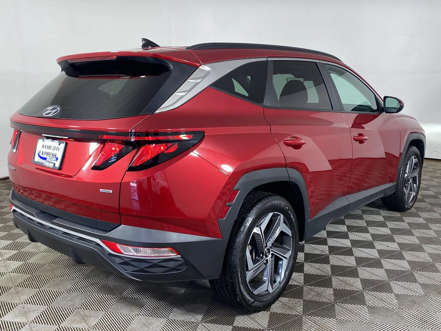 Used 2024 Ultimate Red Hyundai SEL image 32