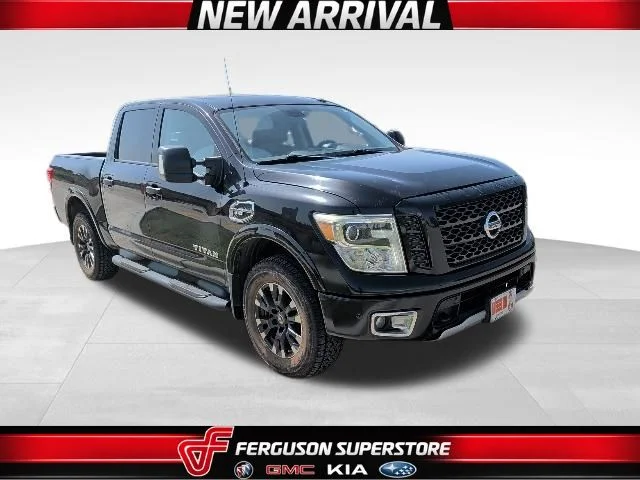 2017 Nissan Titan PRO-4X 4X4 Crew Cab's photo