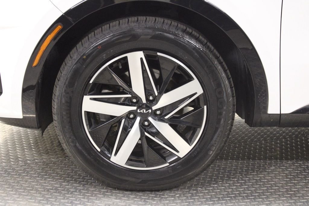 2023 Kia Sorento S - Photo 16