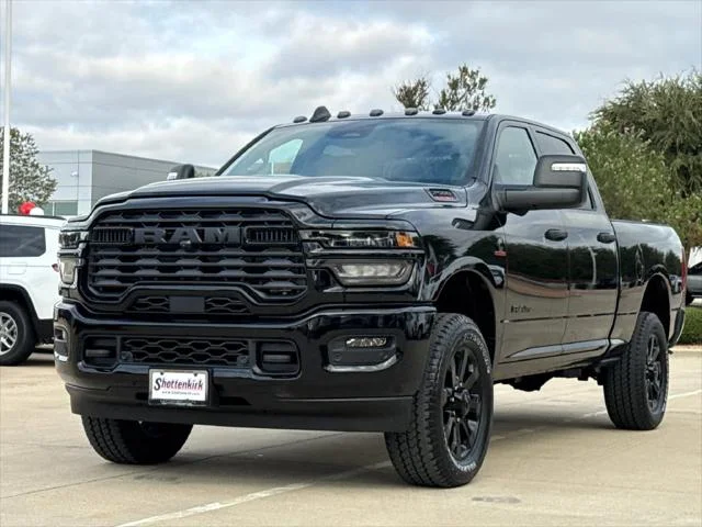 New 2027 Diamond Black Crystal Pearl-Coat Exterior Paint RAM LONE STAR image 3