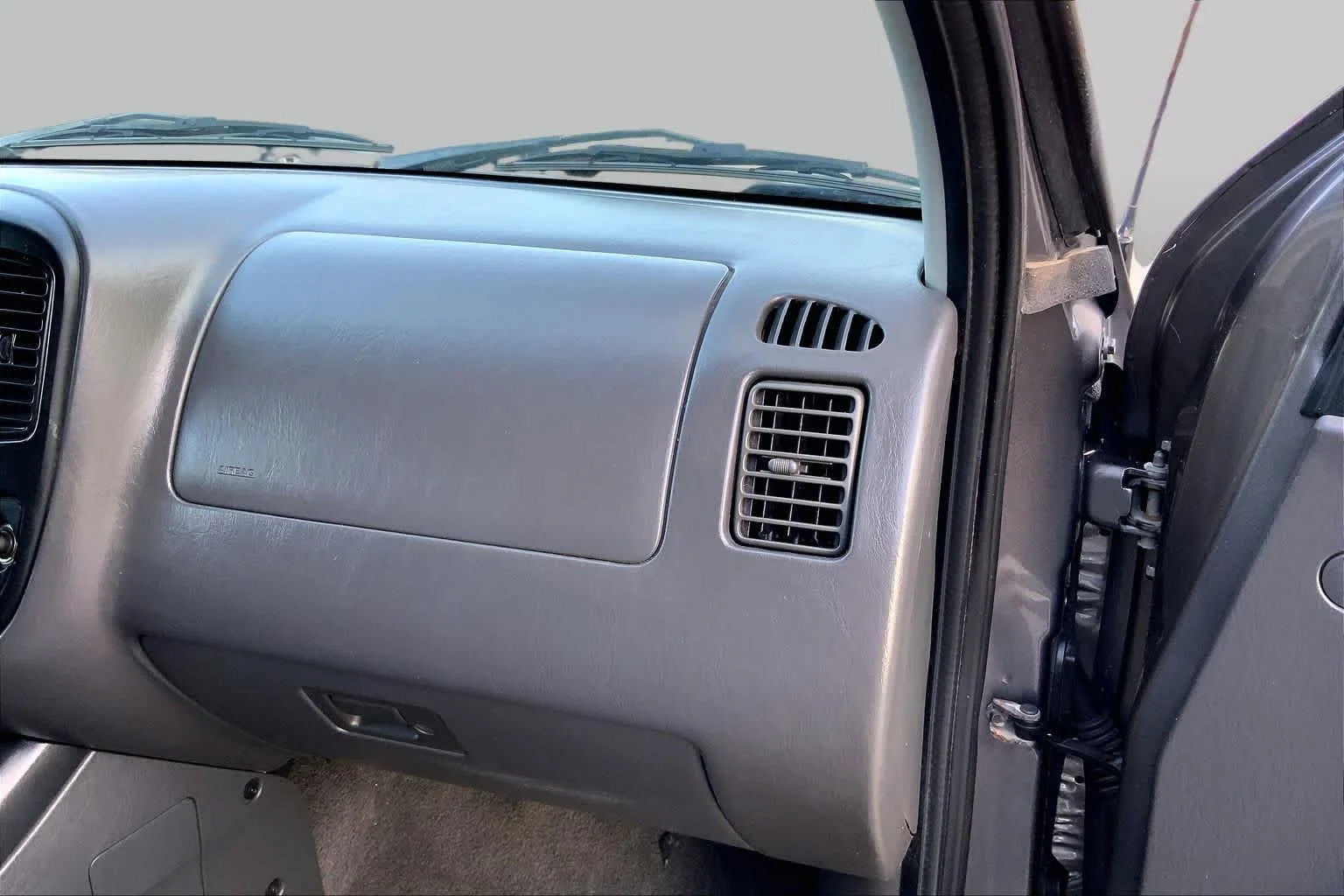 Used 2006 Silver Metallic Ford XLT image 18