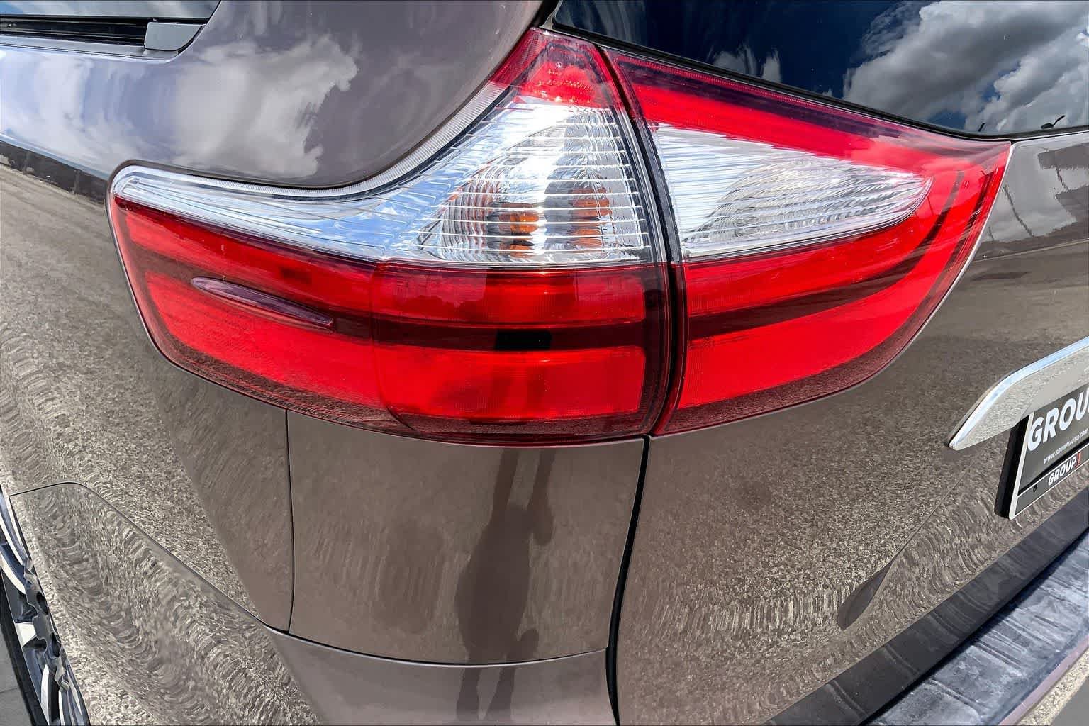 Used 2018 Toasted Walnut Pearl Toyota Limited image 28