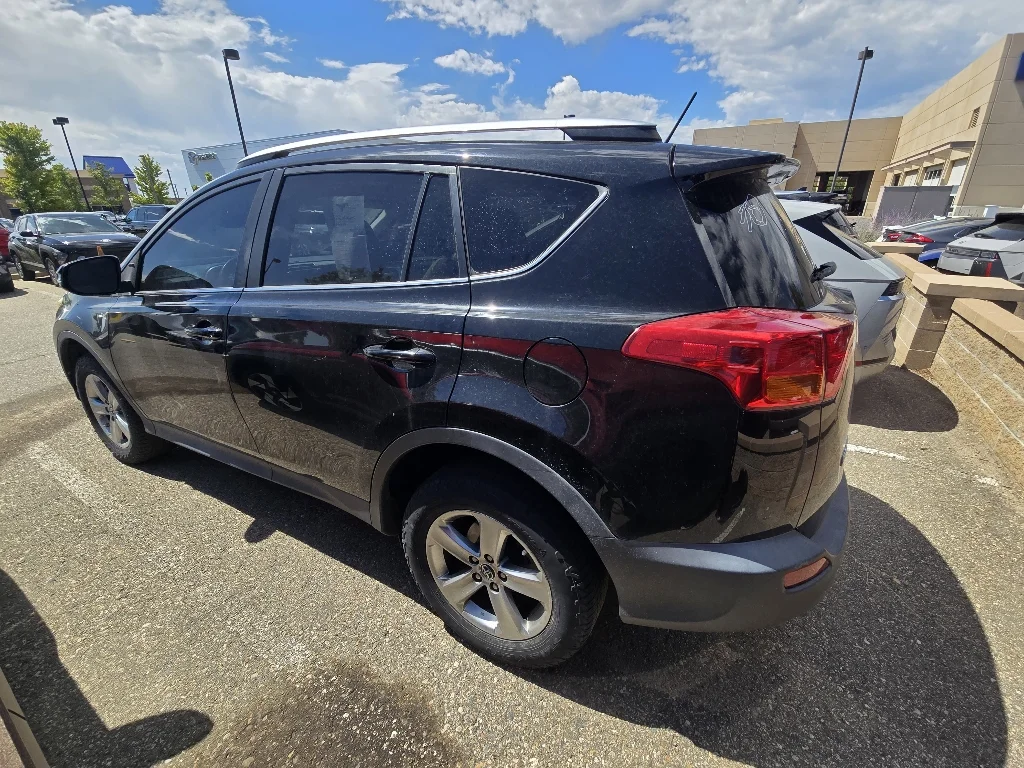 Used 2015 Black Toyota XLE image 13
