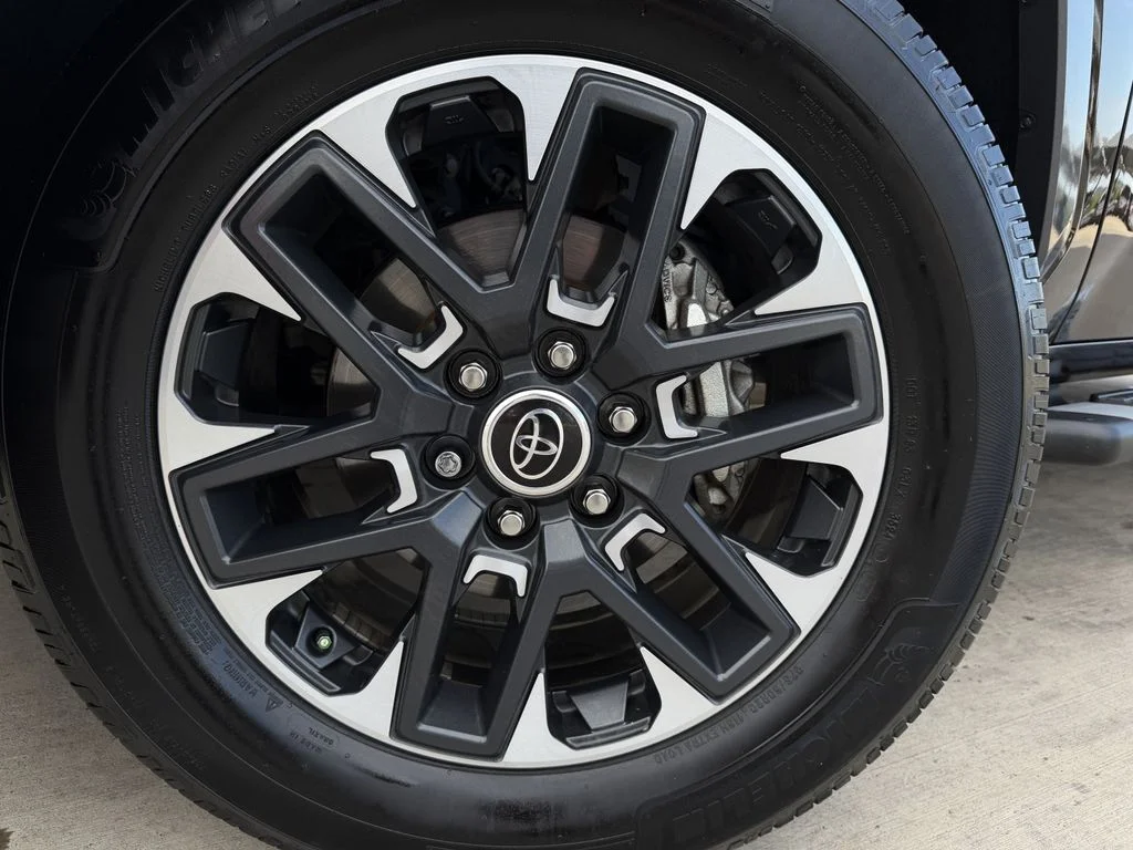 Used 2023  Toyota Limited image 9
