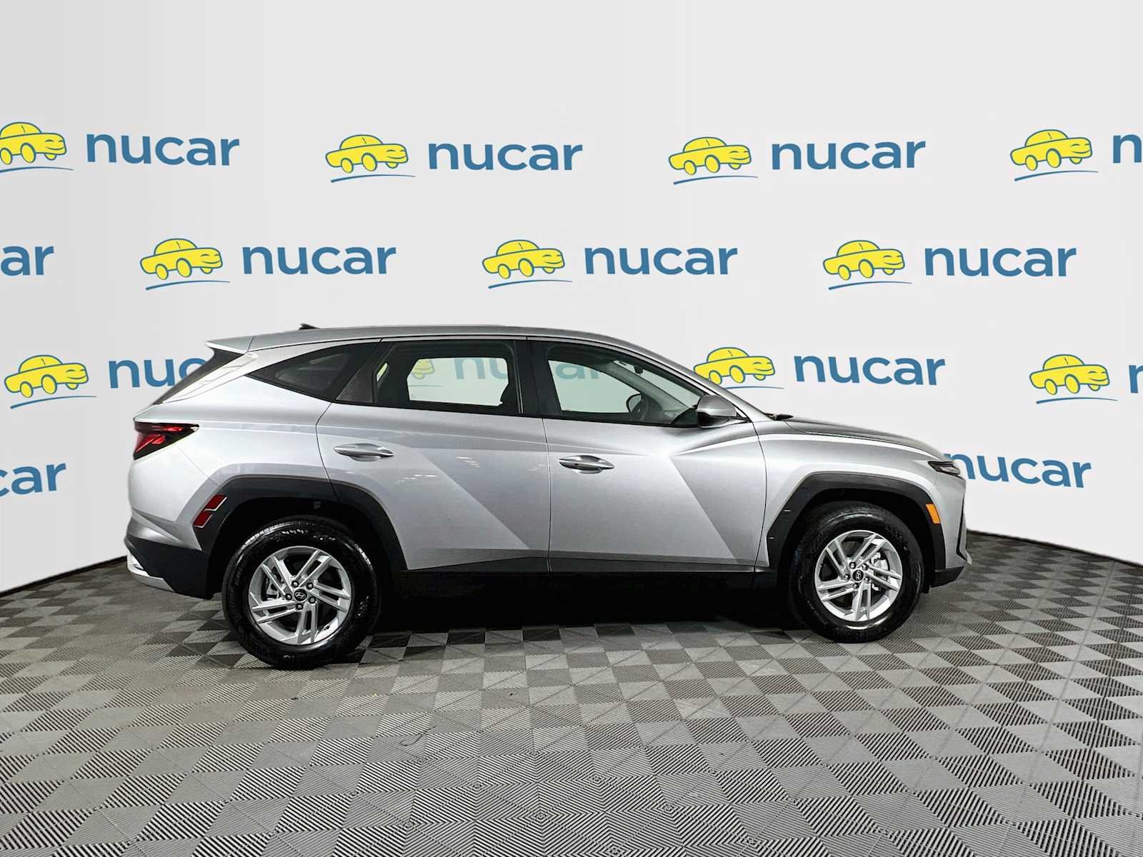 Used 2025 Shimmering Silver Hyundai SE image 8