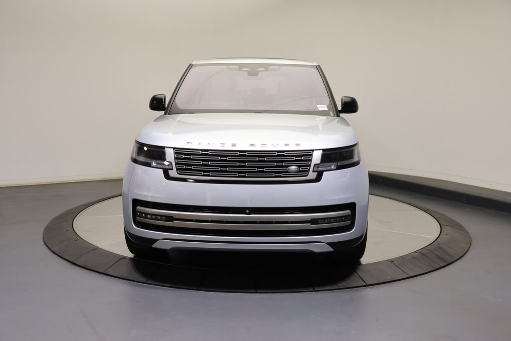 Certified Used 2023 Hakuba Silver Metallic Land Rover SE image 8