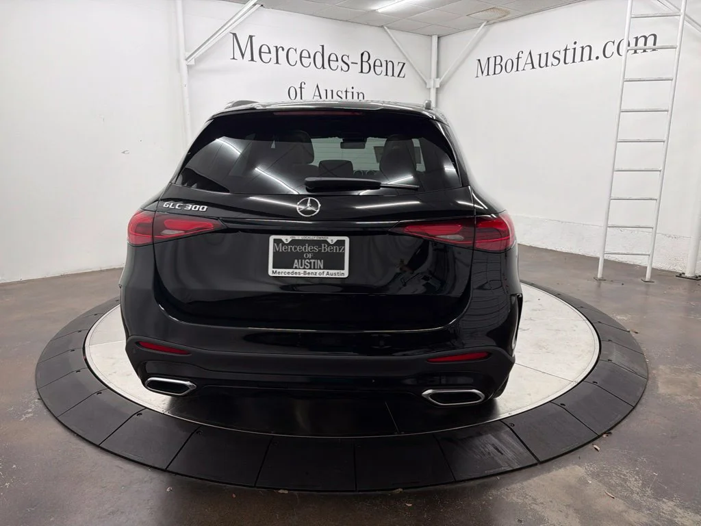 New 2027 Black Mercedes-Benz GLC 300 image 6