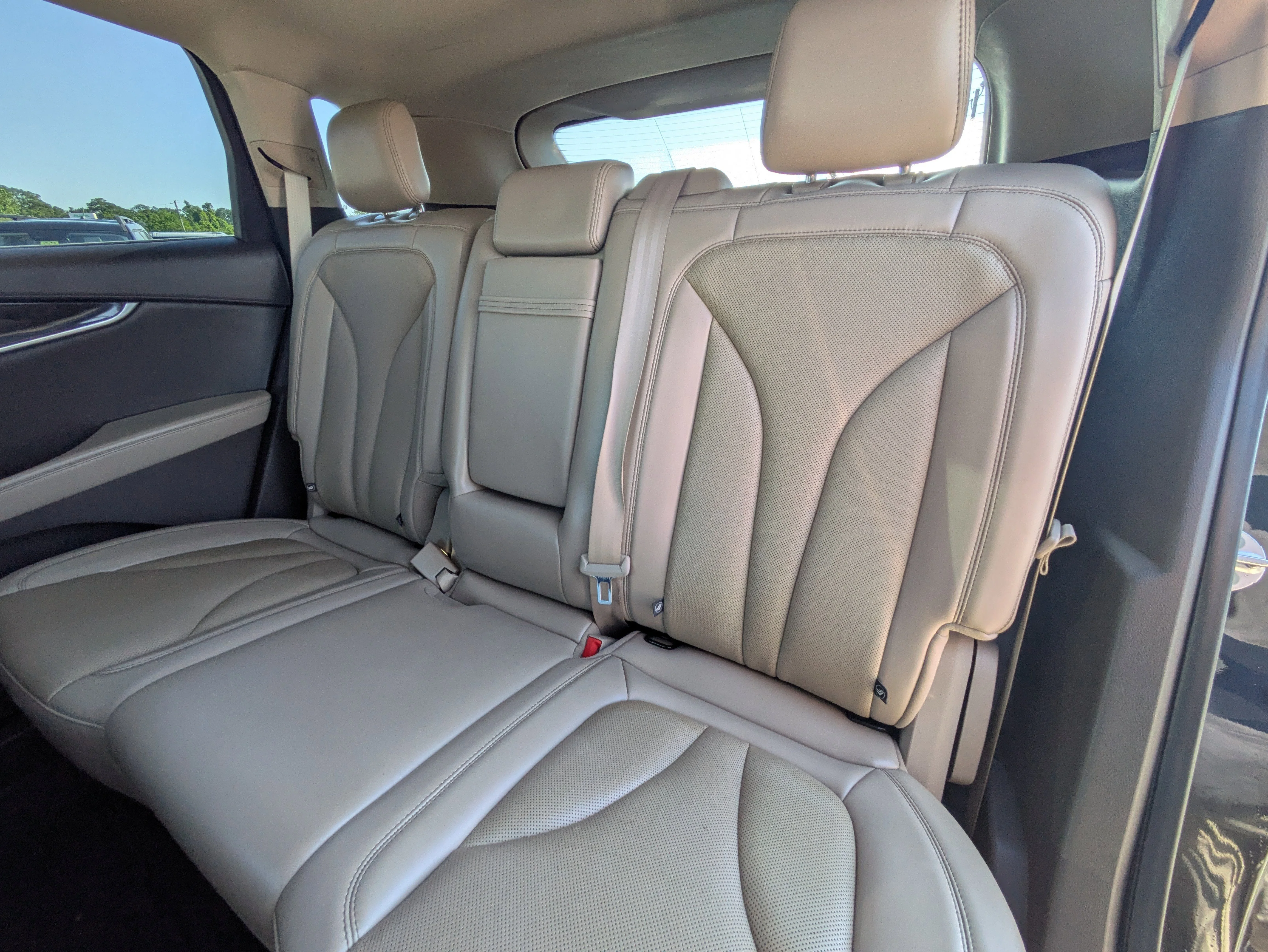 Used 2023 Infinite Black Clearcoat Metallic Lincoln Reserve w/Panoramic Moonroof, Htd & Cld Premium Leather, 13.5 Screen, & 360 Camera image 15
