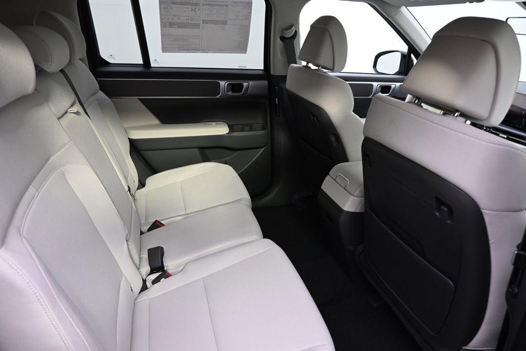 New 2026 Phantom Black Hyundai SE image 18