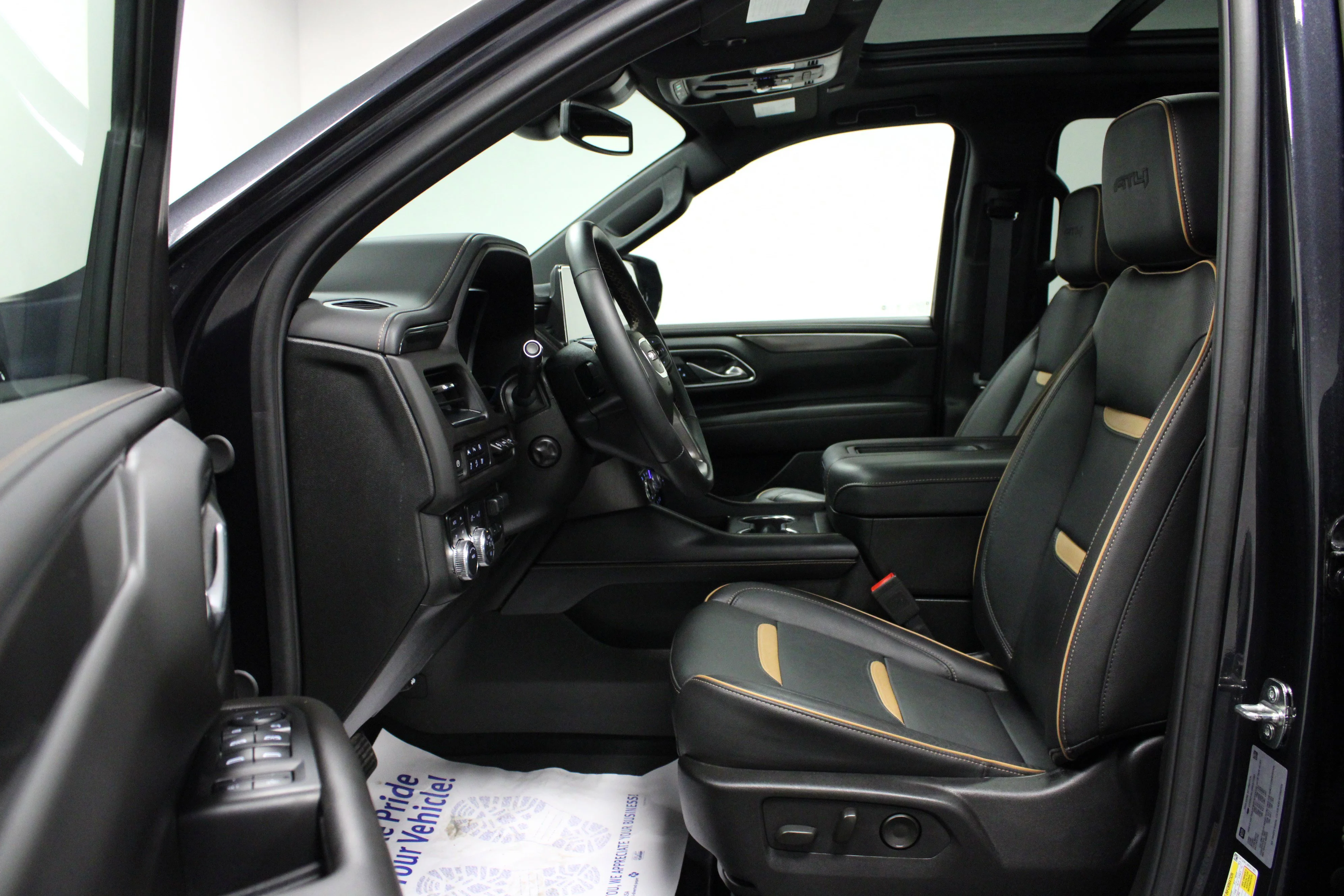 Used 2024 Titanium Rush Metallic GMC AT4 image 12