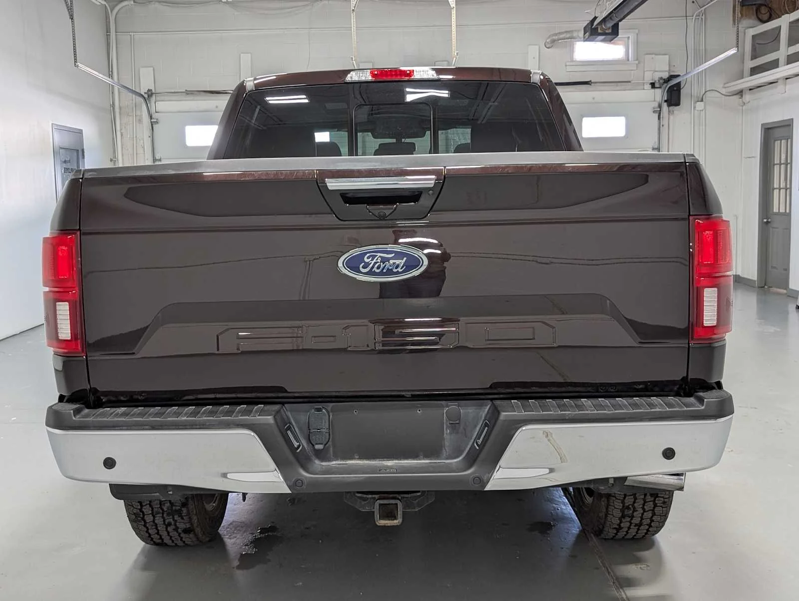 Used 2019 Magma Red Metallic Ford LARIAT image 9