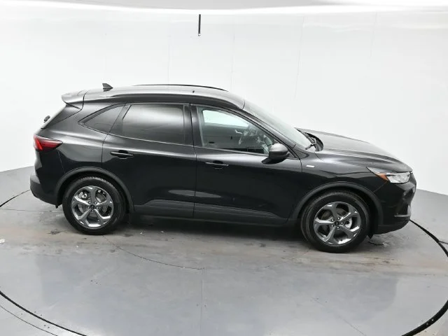 Used 2025 Agate Black Metal Ford ST-Line image 38