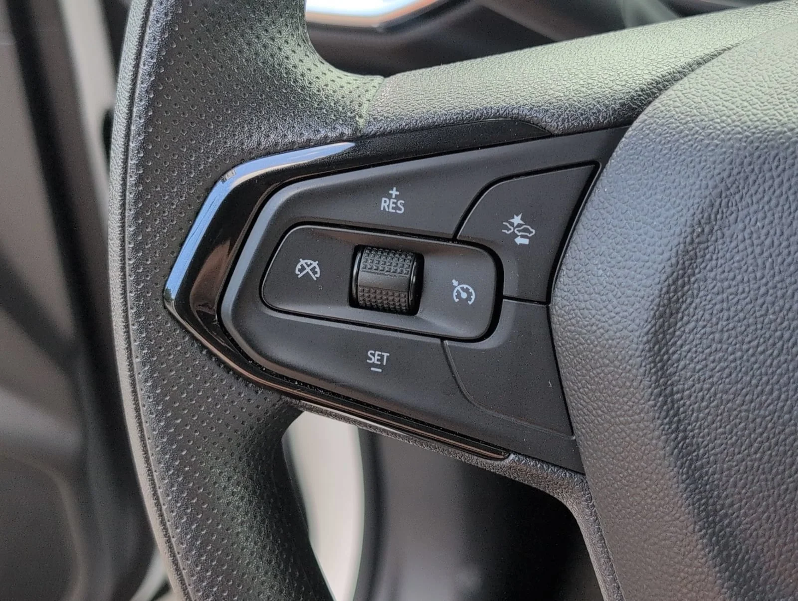 Used 2023 Summit White Chevrolet LT image 26