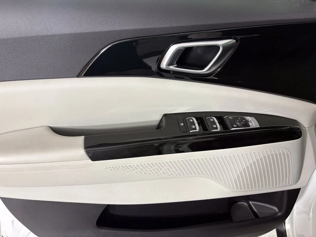 Used 2024 White Kia EX image 19