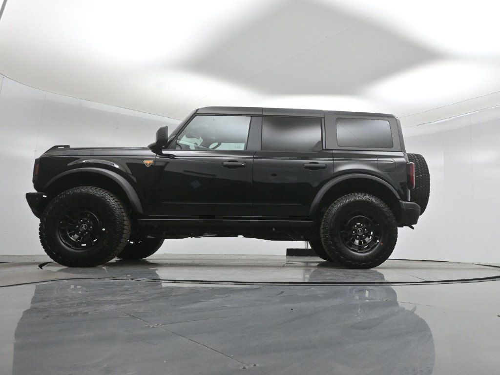 New 2026 Shadow Black Ford Badlands image 7