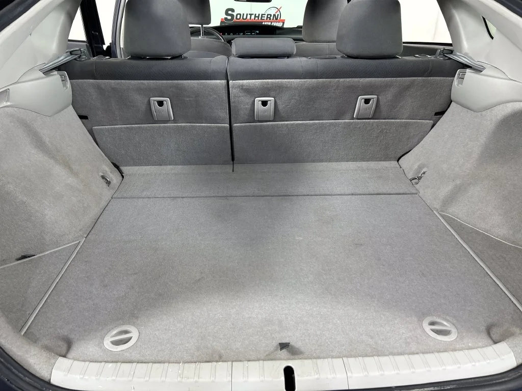 Used 2010 Blue Toyota  image 19