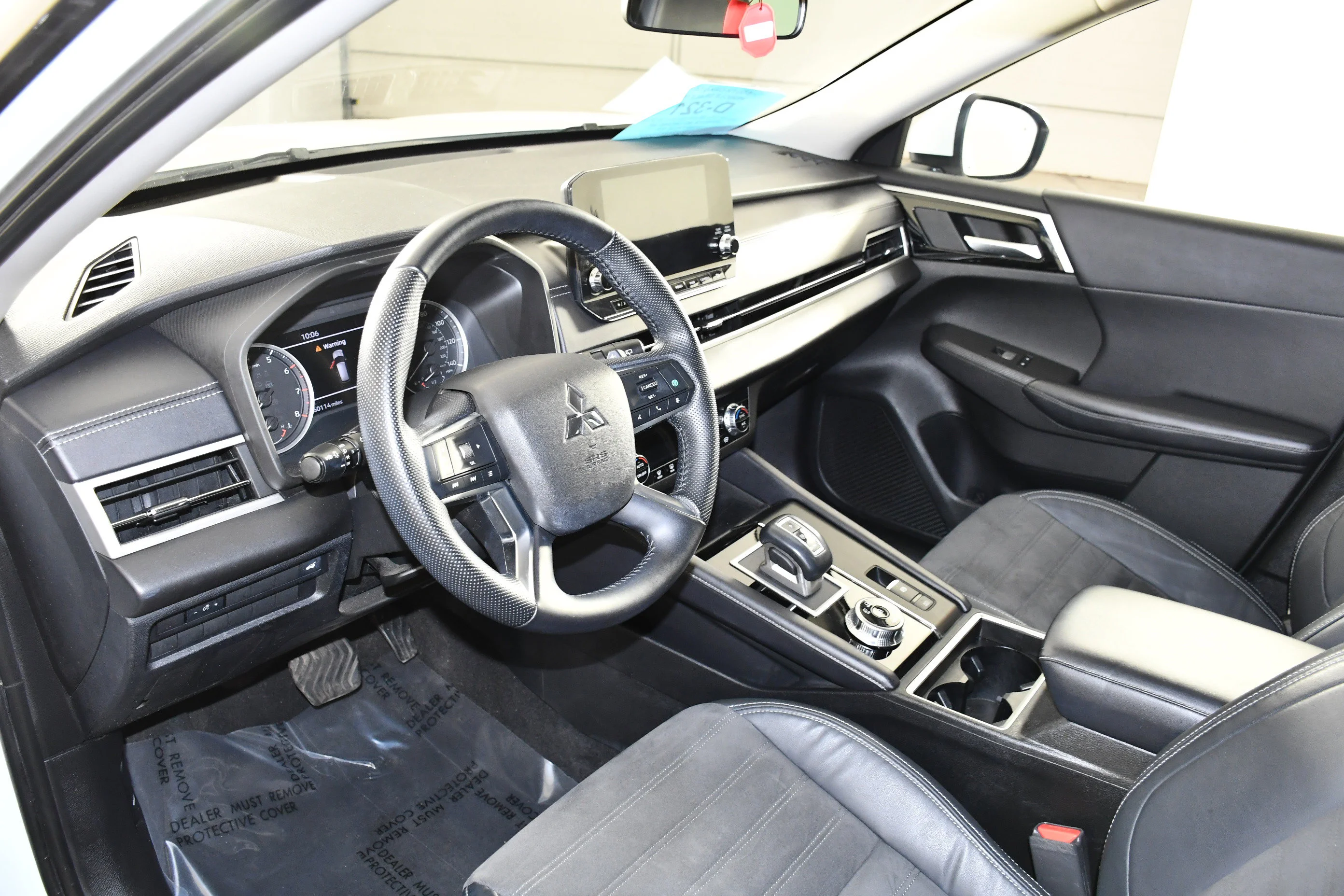Certified Used 2023 White Diamond Mitsubishi SE image 2