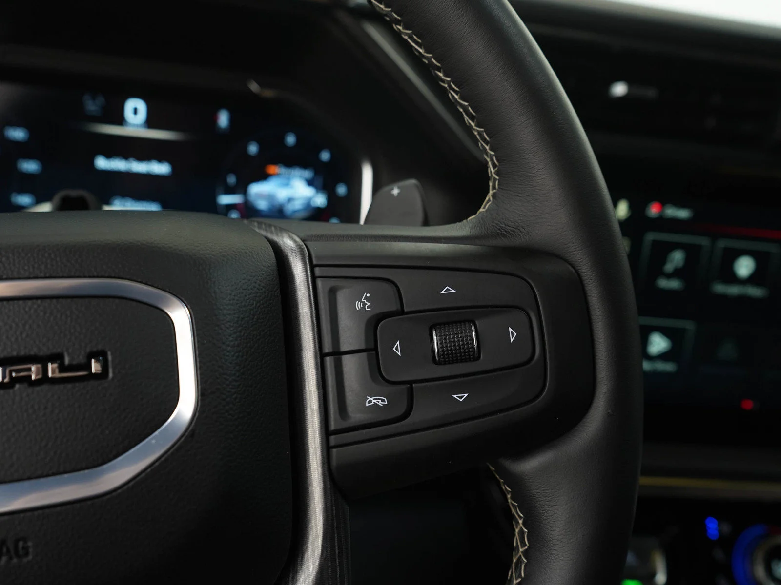Used 2025 Sterling Metallic GMC Denali Ultimate image 27