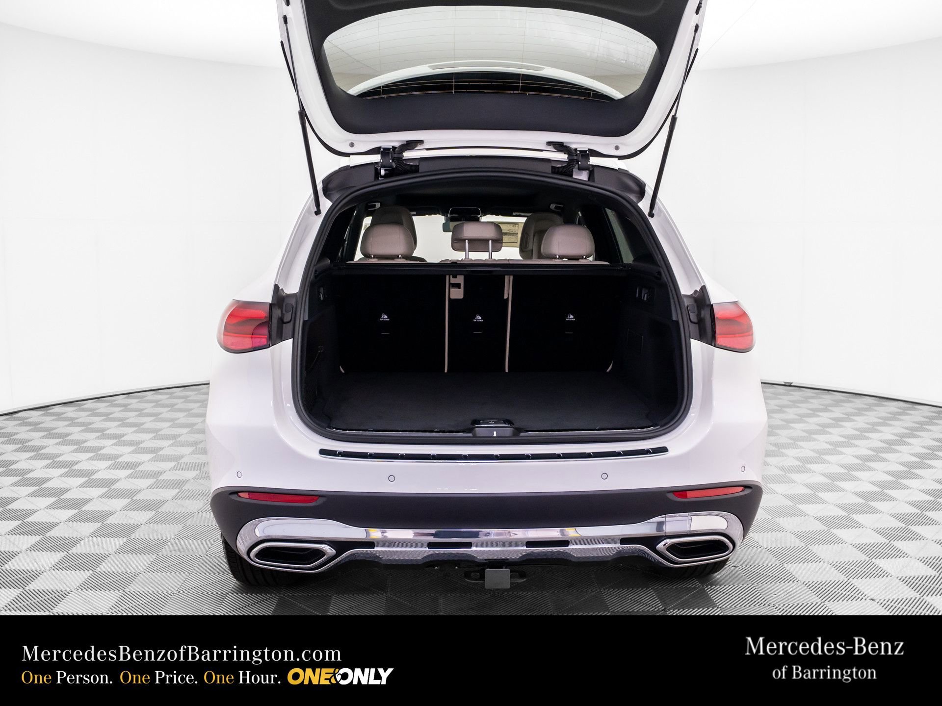 New 2026 Polar White Mercedes-Benz GLC 300 image 77
