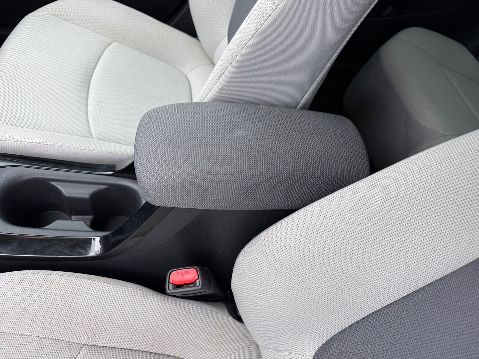 Used 2020 Blizzard Pearl Toyota LE image 14