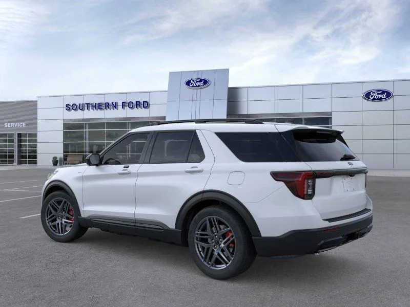 New 2026 Space White Metallic Ford ST-Line image 4