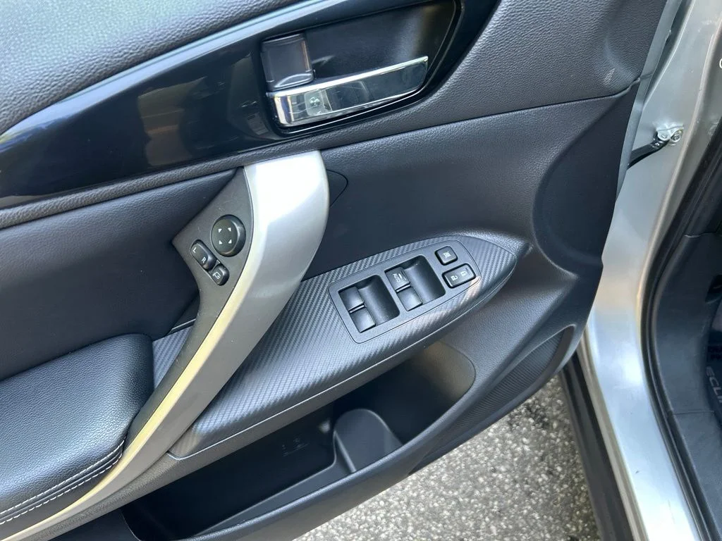 Used 2024 Silver Mitsubishi SE image 14