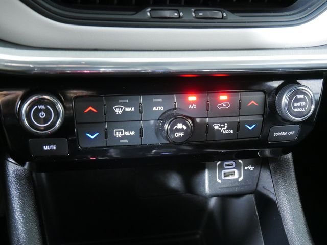Certified Used 2023 Silver Jeep Limited image 30