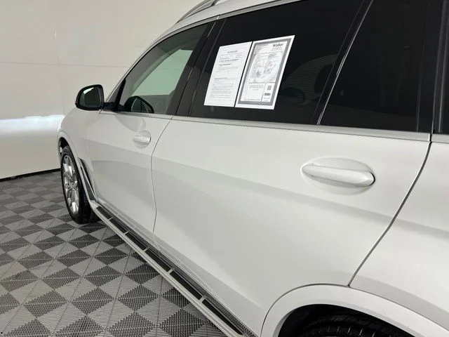 Certified Used 2023 White BMW xDrive40i image 10