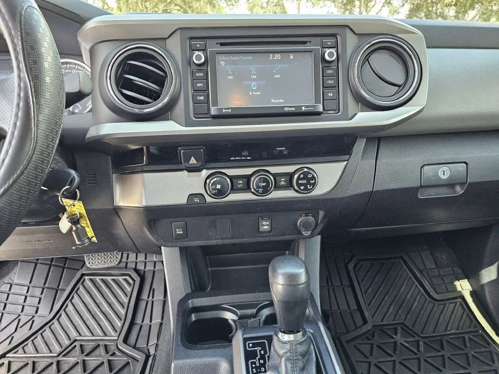 Used 2017 White Toyota SR5 image 16