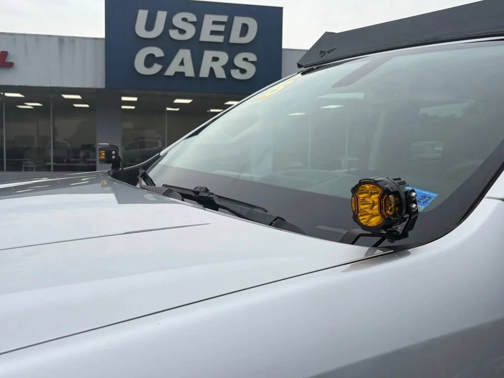 Used 2015 SILVER ICE METALLIC Chevrolet 4WD Z71 image 9