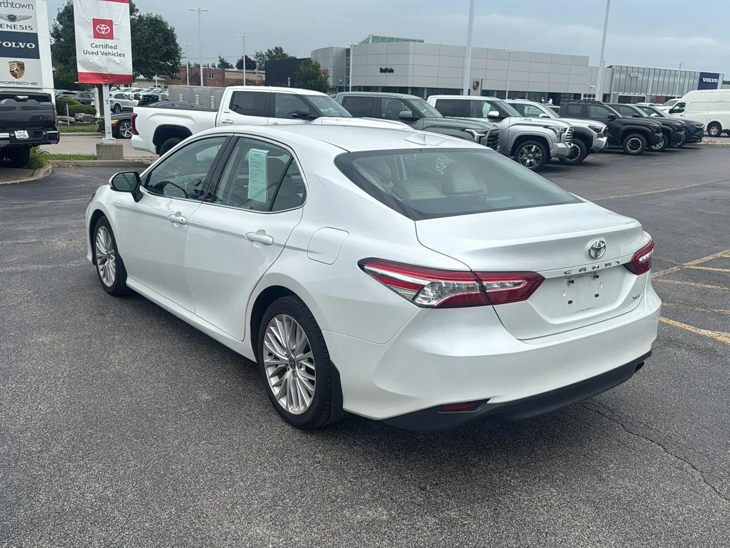 Used 2020 Wind Chill Pearl Toyota XLE image 4