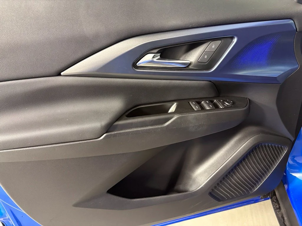 Used 2024 Blue Chevrolet LT image 17